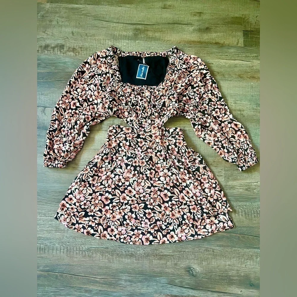 NWT! FREE PEOPLE Jael Printed Mini Dress Medium Floral Black Cutout Boho Puff - Picture 4 of 8